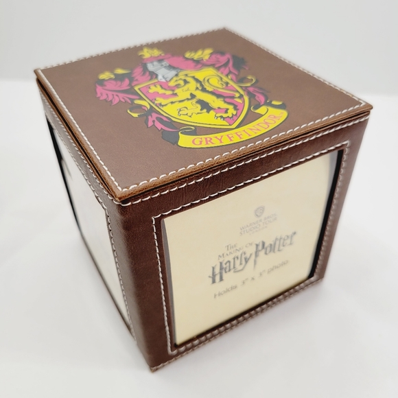 Warner Bros.  The Making of HarryPotter Gryffindor Cube Photo Frame NIB - Picture 1 of 7